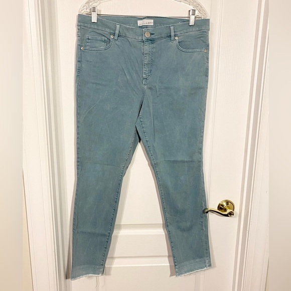 LOFT Made and Loved Modern Skinny Crop, Aqua, Size 31 / 12 - Picture 1 of 11